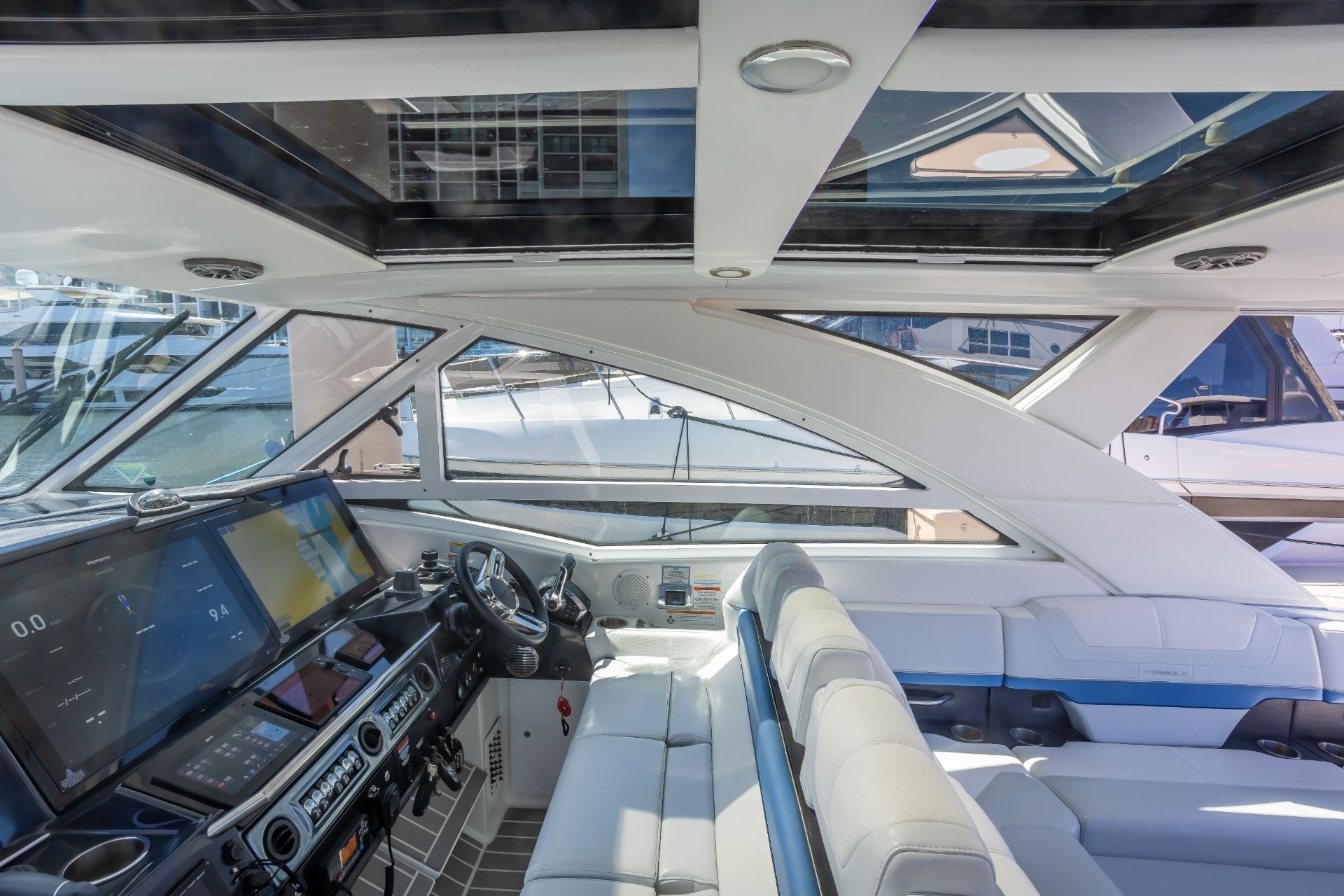 Yacht Photo 20